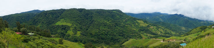 サンタ・エレーナ近くの山の中からのパノラマ写真